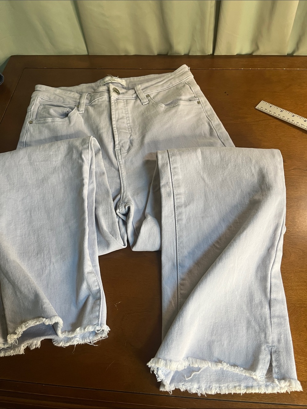 Risen Jeans Light Wash Denim Frayed Hem Size 9 29